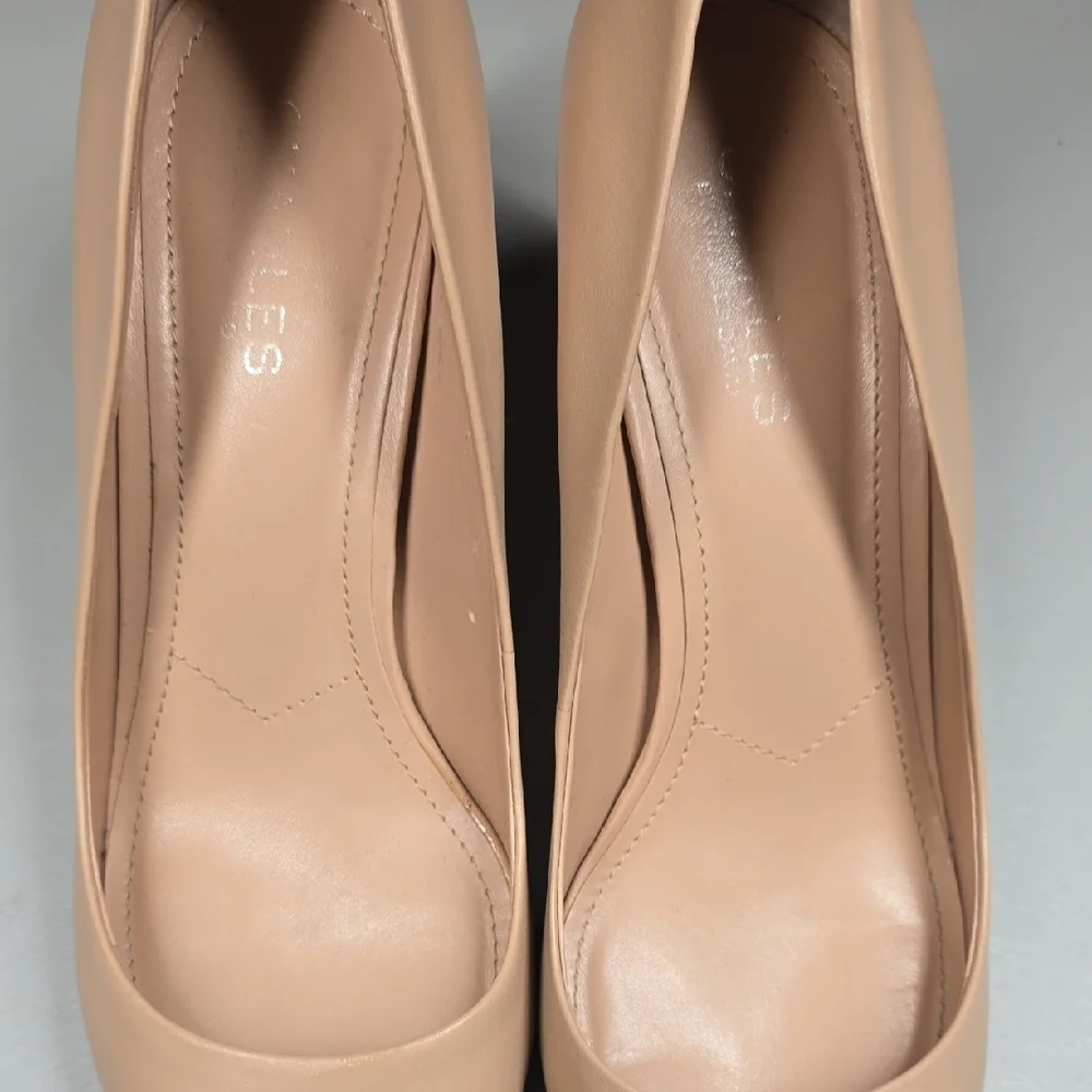 Charles By Charles David Nude Heels - Picture 4 of 8